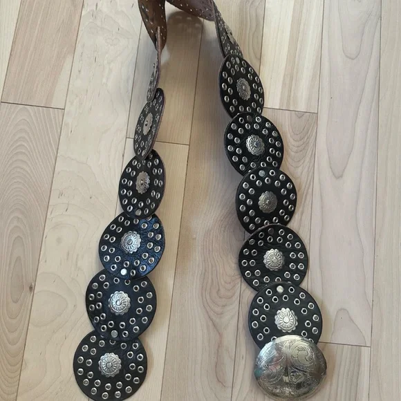 Handmade Moroccan Leather Concho Belt – Black & Silver Boho Western Cowgirl - Picture 2 of 7